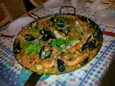 Paella di pesce fresco
